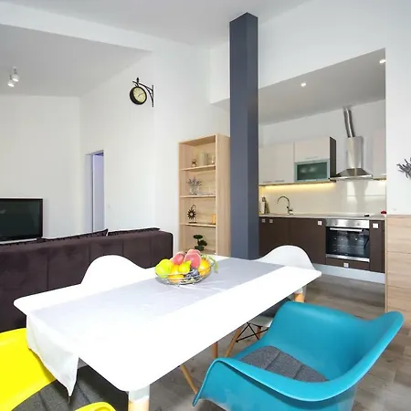 Salona Apartment
