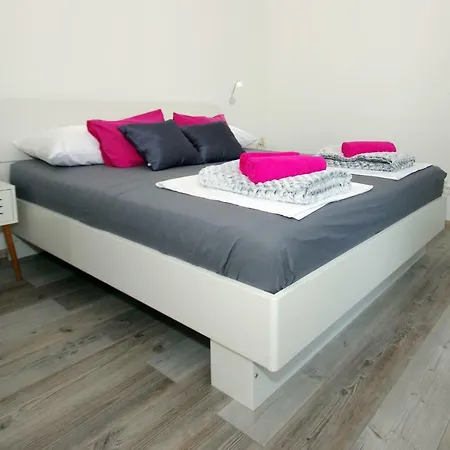 Salona Apartment *